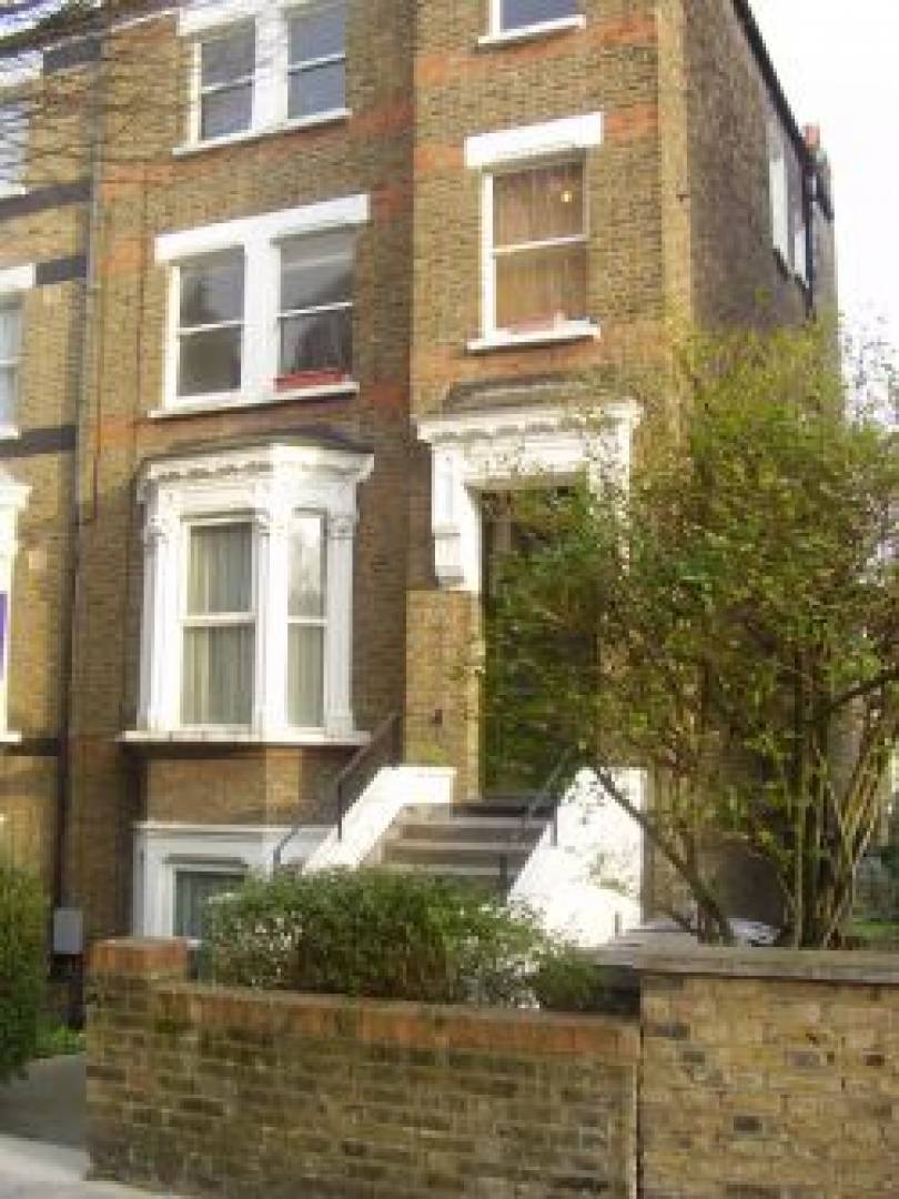 			2 Bedroom, 1 bath, 1 reception Flat			 Brondesbury Road, QUEENS PARK NW6